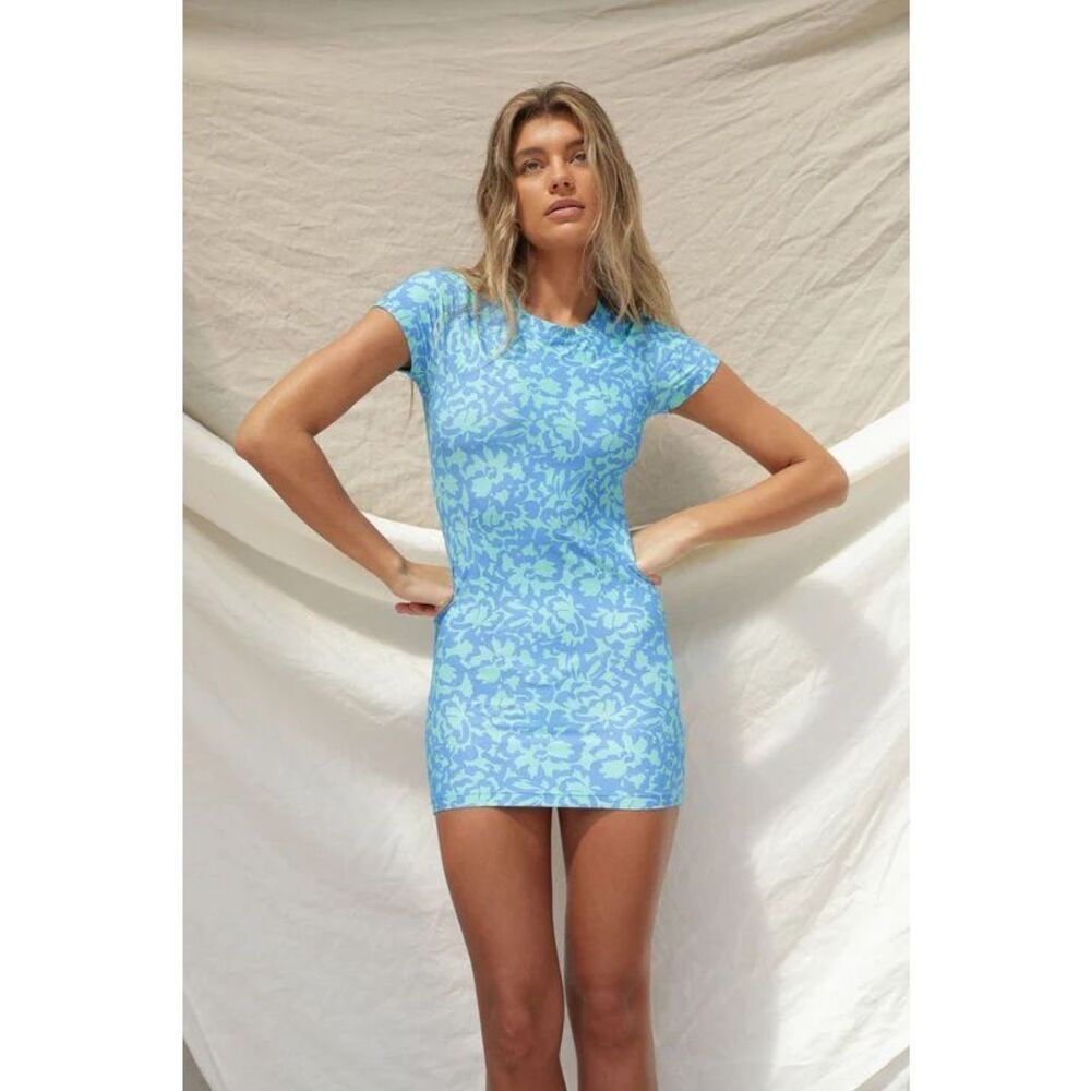 Stone Fox Swim size M Bambi Baby Tee Coverup Dress Blue Ocean Bloom Resortwear